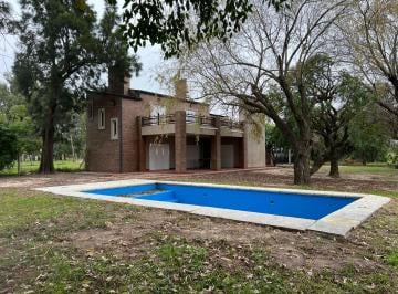 Quinta vacacional · 1m² · 3 Ambientes · 1 Cochera · Casa Quinta en Los Zapallos Alquiler Permanente