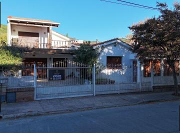 Casa · 186m² · 5 Ambientes · 3 Cocheras · Venta de Casa, 3 Dorm. 3 Baños, Carlos Paz, con Cochera y Pileta - Apta Credito