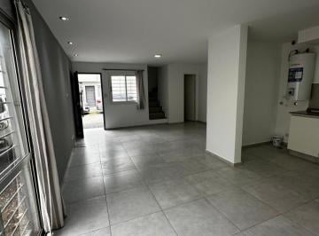 Casa · 90m² · 3 Ambientes · 2 Cocheras · Se Vende Duplex en Housing, Dos Dorm. Dos Baños, en Lomas del Suquia/ Cochera/ Sin Expensas