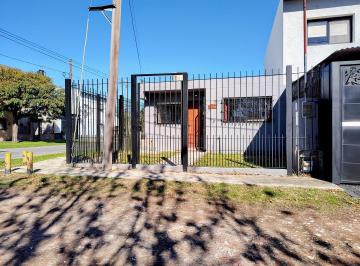 Casa · 64m² · 4 Ambientes · Casa en Venta en La Plata, G. B. a. Zona Sur, Argentina