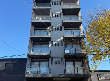 Departamento de 2 ambientes, Rosario · Impecable Semipiso de 1 Dormitorio con Cochera – Ventilación Cruzada