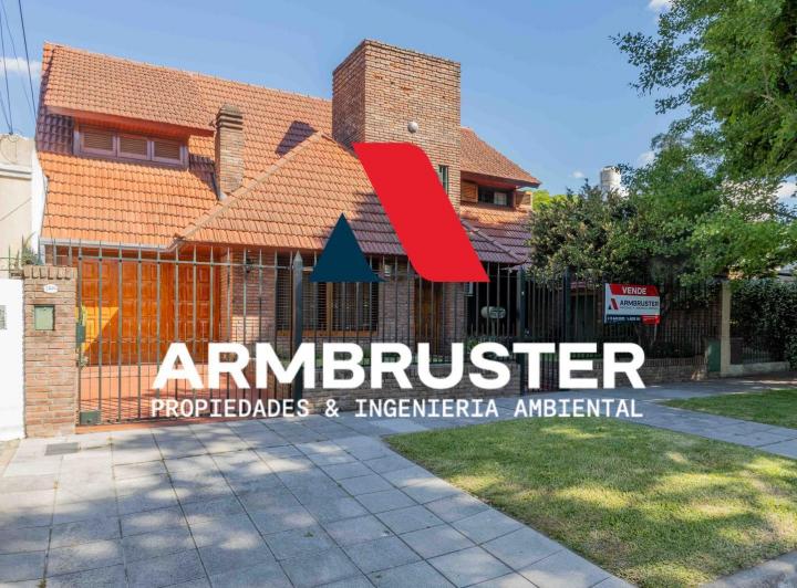 Casa · 225m² · 5 Ambientes · 3 Cocheras