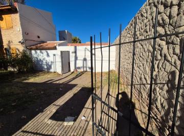 Casa · 60m² · 3 Ambientes · 2 Cocheras · Venta Casa/lote Av San Juan 1300, Santa Genoveva Neuquen