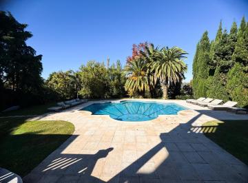 Casa · 715m² · 5 Dormitorios · 3 Cocheras · Casa 5 Dorm. Refaccionada en Talar de Pacheco, Tigre - Pileta y Domótica