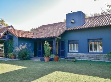 Casa · 256m² · 6 Ambientes · Casa en Temperley