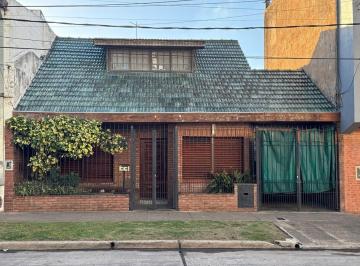 Casa · 149m² · 4 Ambientes · 2 Cocheras · Venta Casa 4 Amb Coch Quincho Parrilla, San Martin