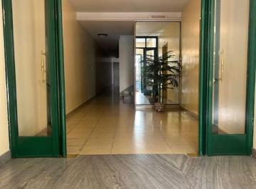 Departamento de 3 ambientes, Recoleta · Tres Ambientes Amplios en Muy Buena Ubicación!