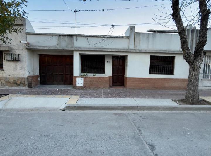 Casa · 224m² · 8 Ambientes