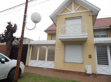 Casa · 80m² · 3 Ambientes · 1 Cochera · Duplex de 3 Ambientes en Quilmes Oeste