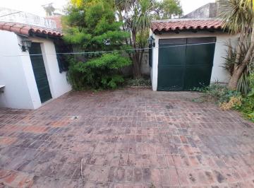 Casa · 115m² · 4 Ambientes · 1 Cochera · Oportunidad Casa en Temperley
