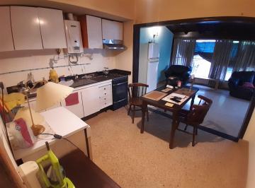 Casa · 115m² · 4 Ambientes · 1 Cochera · Oportunidad Casa en Temperley