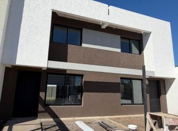 Casa · 118m² · 3 Ambientes · 2 Cocheras · Dúplex en Docta Av
