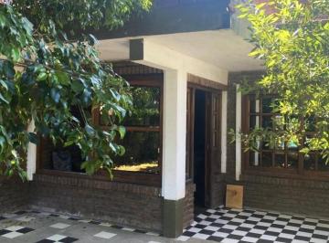 Casa dos plantas con balcon terraza · Casa 6 Amb. en Venta con Parque y Pileta en Entorno Natural. Ezpeleta
