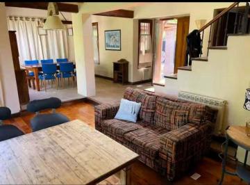 Casa de 6 ambientes, Luján de Cuyo · Casa en Alquiler en Vistalba, 4 Habitaciones | 3000 m de Parque, Piscina