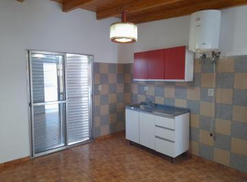 Casa · 2 Ambientes · Casa en Planta Alta de Escalera