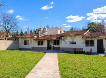 Local comercial · 176m² · 5 Ambientes · 4 Cocheras · Lote Industrial en Venta Benavídez, Tigre