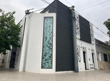 Bodega-Galpón · 155m² · 2 Dormitorios · Venta - Inversor Tres Departamento de 2 Dorm. 1 Baño - Alta Cordoba