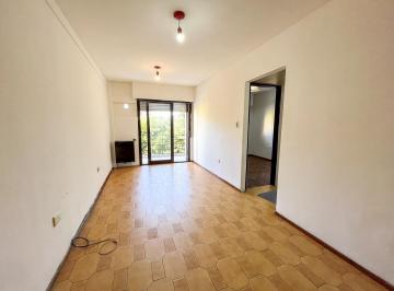 Bodega-Galpón · 31m² · 3 Ambientes · Alquiler Departamento un Dormitorio con Balcón. Maipú Al 2200