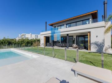 Casa · 409m² · 3 Dormitorios · Casa en Venta en Virazon, Nordelta