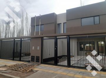 PH · 93m² · 3 Ambientes · 1 Cochera · PH - Centenario