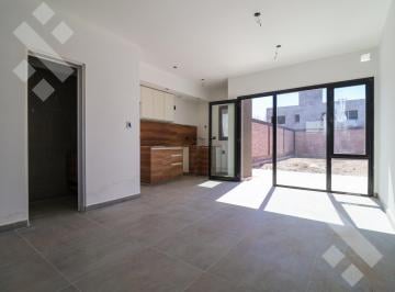 PH · 93m² · 3 Ambientes · 1 Cochera · PH - Centenario