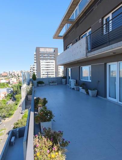 Departamento · 168m² · 6 Ambientes · 1 Cochera