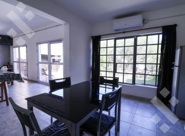Casa · 75m² · 4 Ambientes · En Venta, Casa de 2 Dorm. con Piscina, Lago Pellegrini