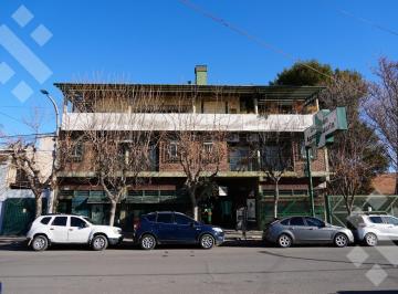 Edificio · 1112m² · 2 Cocheras · Venta Edificio Comercial con Departamento y Depósito, Neuquén Capital