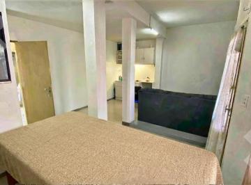 Casa · 189m² · 5 Ambientes · 1 Cochera · Venta Casa 3 Dorm. con Cochera y Monoambiente - Neuquen Capital
