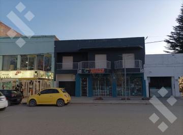 Local comercial · 193m² · 5 Ambientes · 1 Cochera · Venta Casa con Dpto 2 Locales Comerciales - Pleno Centro de Cinco Saltos