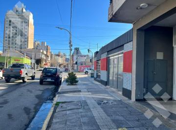 Casa · 215m² · 4 Dormitorios · 2 Cocheras · Venta Casa 4 Dorm Centro Este Neuquen Apta Credito