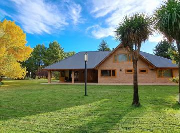 Casa · 176m² · 4 Ambientes · 2 Cocheras · Venta Casa 3 Dorm, Fondo Campo Golf - Arroyito Country Club