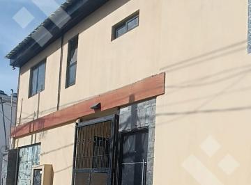 Local comercial · 47m² · 2 Ambientes · Alquiler de Local Para Comercio U Oficina Fava Al 500 Neuquen