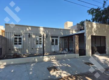 Casa · 158m² · 4 Ambientes · 1 Cochera · En Venta, Casa de 3 Dorm. en Barrio Knudsen, Plottier