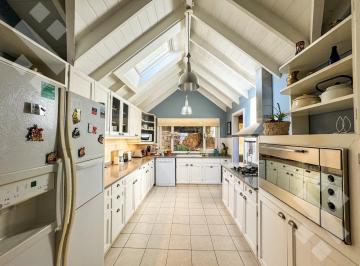 Casa · 700m² · 8 Ambientes · 3 Cocheras · Venta Casa 8 Ambientes - B° Altos del Sol - San Martin de Los Andes