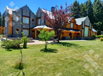 Casa · 500m² · 8 Ambientes · 4 Cocheras · Casa en San Martín de Los Andes, Chapelco Golf & Resort