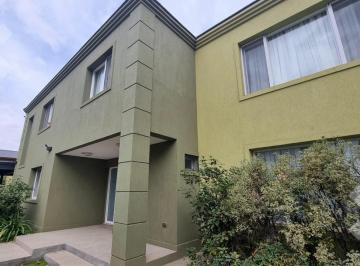 Casa · 314m² · 6 Ambientes · 2 Cocheras · Venta Casa 4 Dom. Estudio, Quincho, Piscina, Calle Los Cipreses Barrio Rio Grande. - Neuquén Cap.