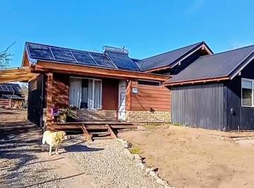 Casa · 70m² · 3 Ambientes · 1 Cochera · Venta Casa 2 Dorm. - B.º Kaleuche Alto - San Martin de Los Andes