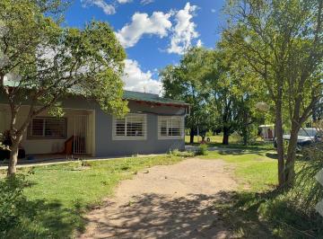 Casa · 210ha · 6 Ambientes · 4 Cocheras · Venta Casa Quinta 4 Dorm. - Plottier, Neuquén.