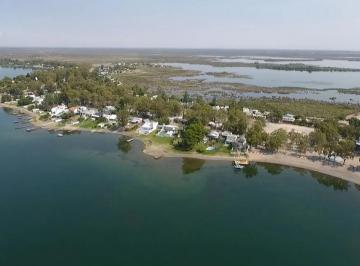 Terreno · 600m² · Venta de Dos Terrenos - Lago Pellegrini - Cinco Saltos