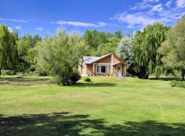 Casa · 350m² · 10 Ambientes · 1 Cochera · En Venta Propiedad con 3 Viviendas Independientes en 2 Has - Costa Río Neuquén en Centenario