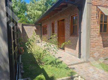 Casa · 178m² · 4 Ambientes · 2 Cocheras · Casa/ Oficinas en Venta