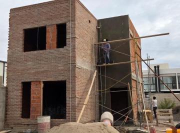 PH · 123m² · 4 Ambientes · 1 Cochera · En Venta Dúplex 2dorm Escritorio | B° Rincón Lindo - Cipolletti | en Construcción