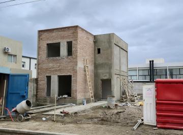 PH · 123m² · 4 Ambientes · 1 Cochera · En Venta Dúplex 2dorm Escritorio | B° Rincón Lindo - Cipolletti | en Construcción