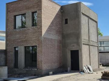 PH · 123m² · 4 Ambientes · 1 Cochera · En Venta Dúplex 2dorm Escritorio | B° Rincón Lindo - Cipolletti | en Construcción