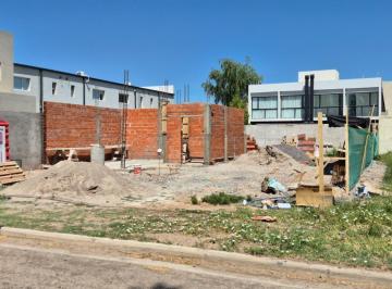 PH · 123m² · 4 Ambientes · 1 Cochera · PH en B° Rincon Lindo II - Cipolletti (Rn)