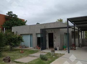 Casa · 153m² · 6 Ambientes · 2 Cocheras · Casa en Plottier