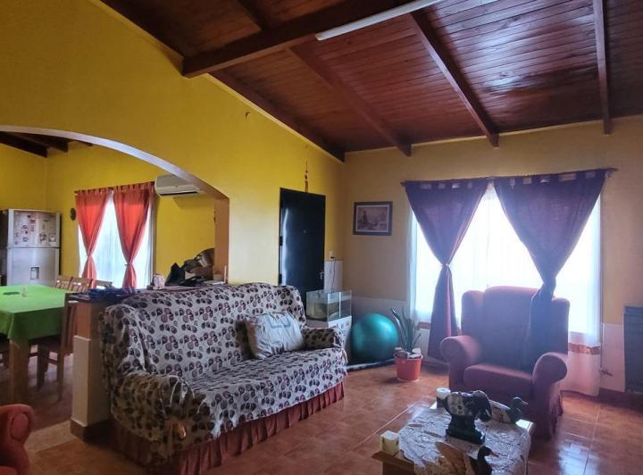 Casa · 160m² · 5 Ambientes · 1 Cochera
