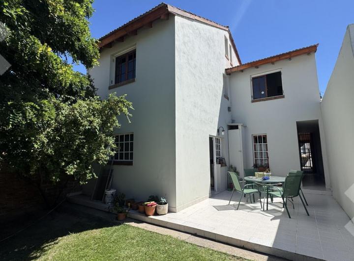 Casa · 150m² · 5 Ambientes · 1 Cochera