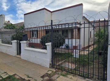 Casa · 90m² · 3 Ambientes · Venta Casa 2 Dormi a Reciclar - Centro Sur - Neuquén Capital